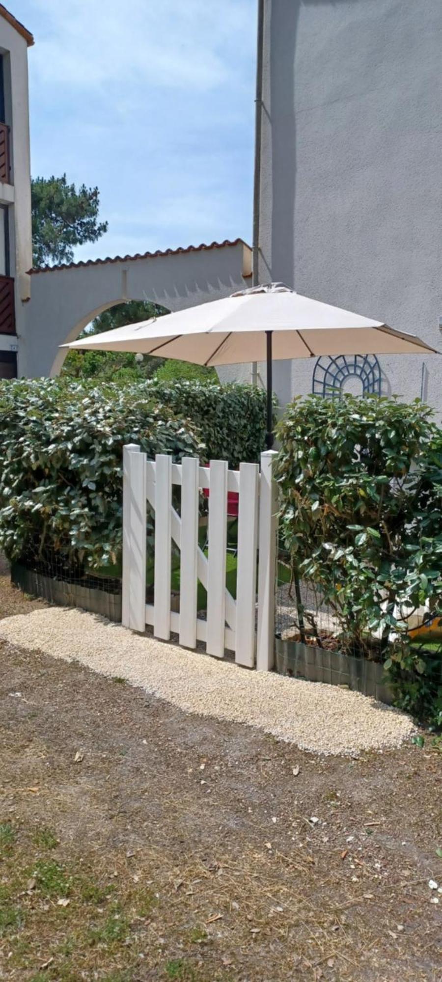 Agreable Rez De Jardin Avec Terrasse Proche Apartment